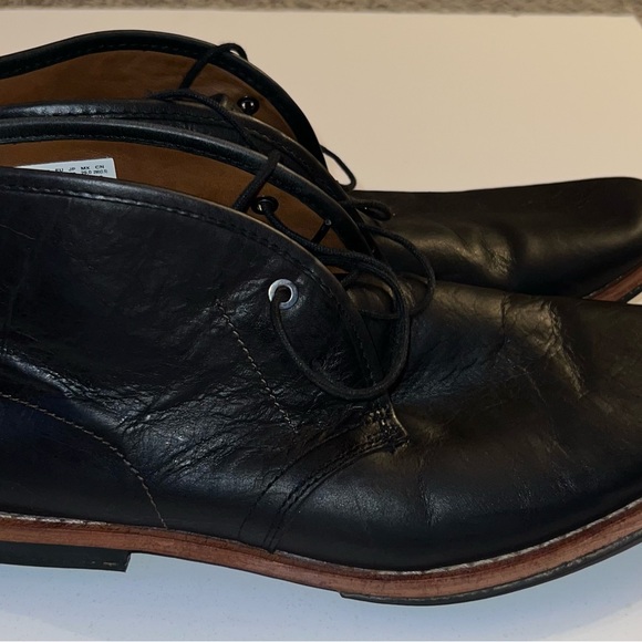 Pre-Owned Timberland Black Leather Men\'s Shoes main image 2